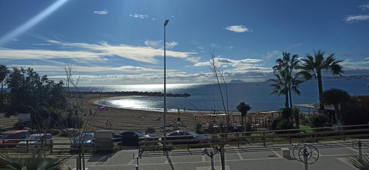 Junto A La Playa Del Cristo Cerca Del Puerto Apartment Estepona Bagian luar foto