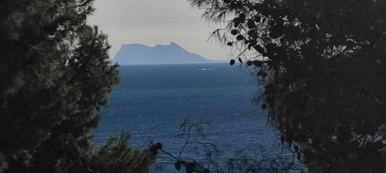 Junto A La Playa Del Cristo Cerca Del Puerto Apartment Estepona Bagian luar foto