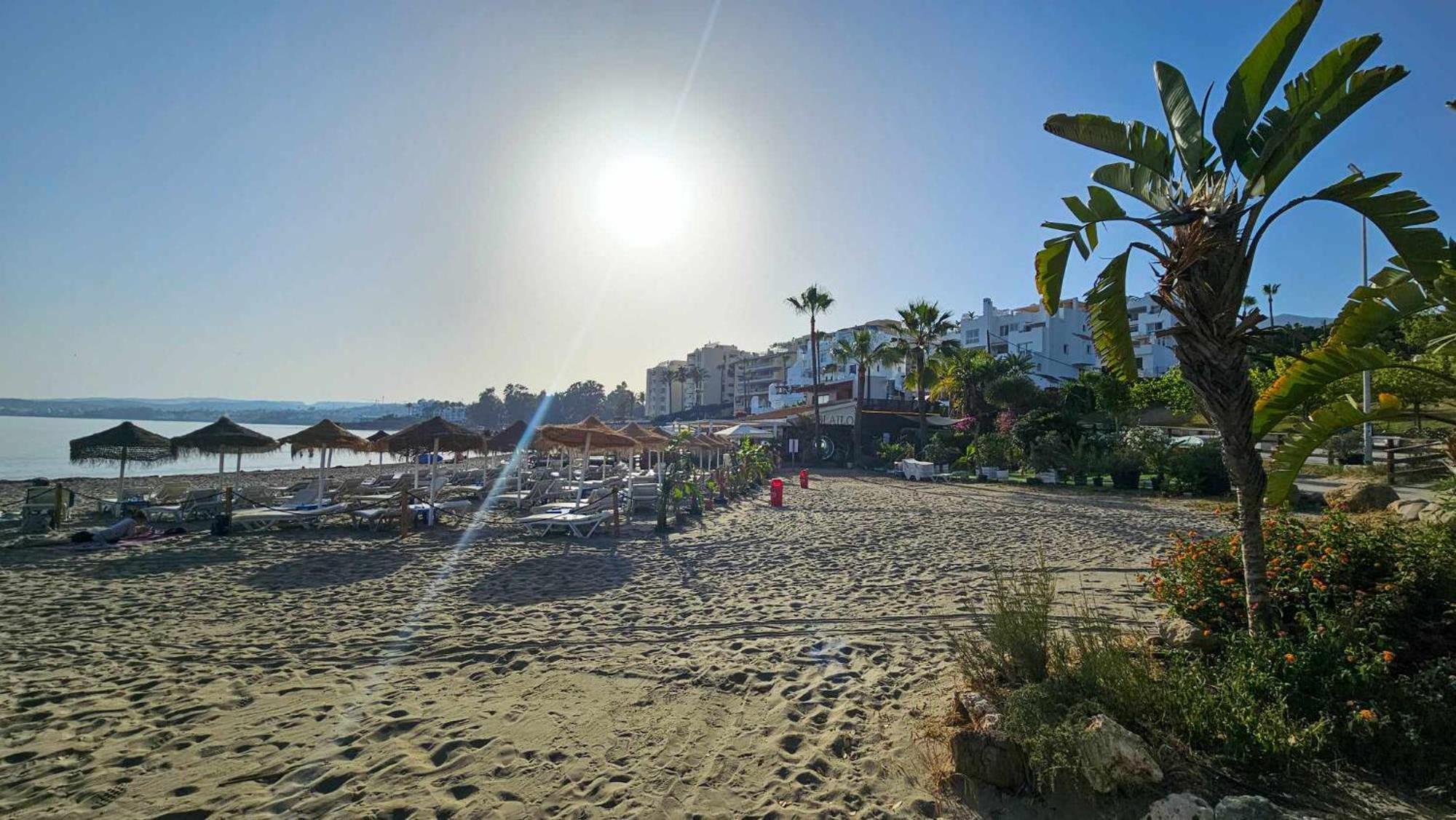 Junto A La Playa Del Cristo Cerca Del Puerto Apartment Estepona Bagian luar foto