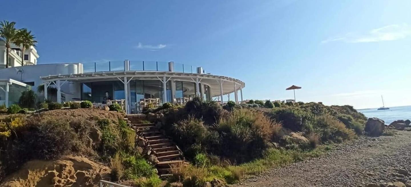 Junto A La Playa Del Cristo Cerca Del Puerto Apartment Estepona Bagian luar foto