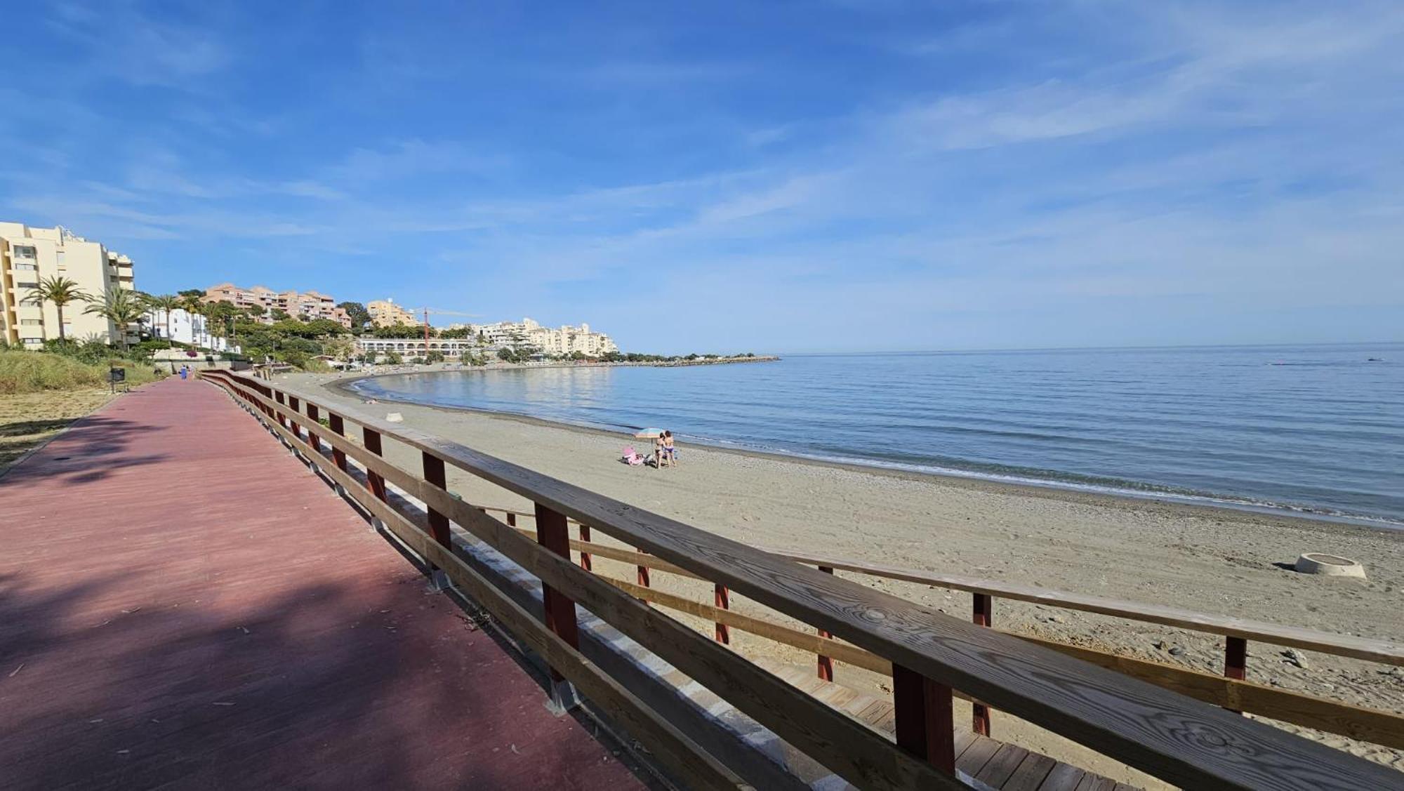 Junto A La Playa Del Cristo Cerca Del Puerto Apartment Estepona Bagian luar foto