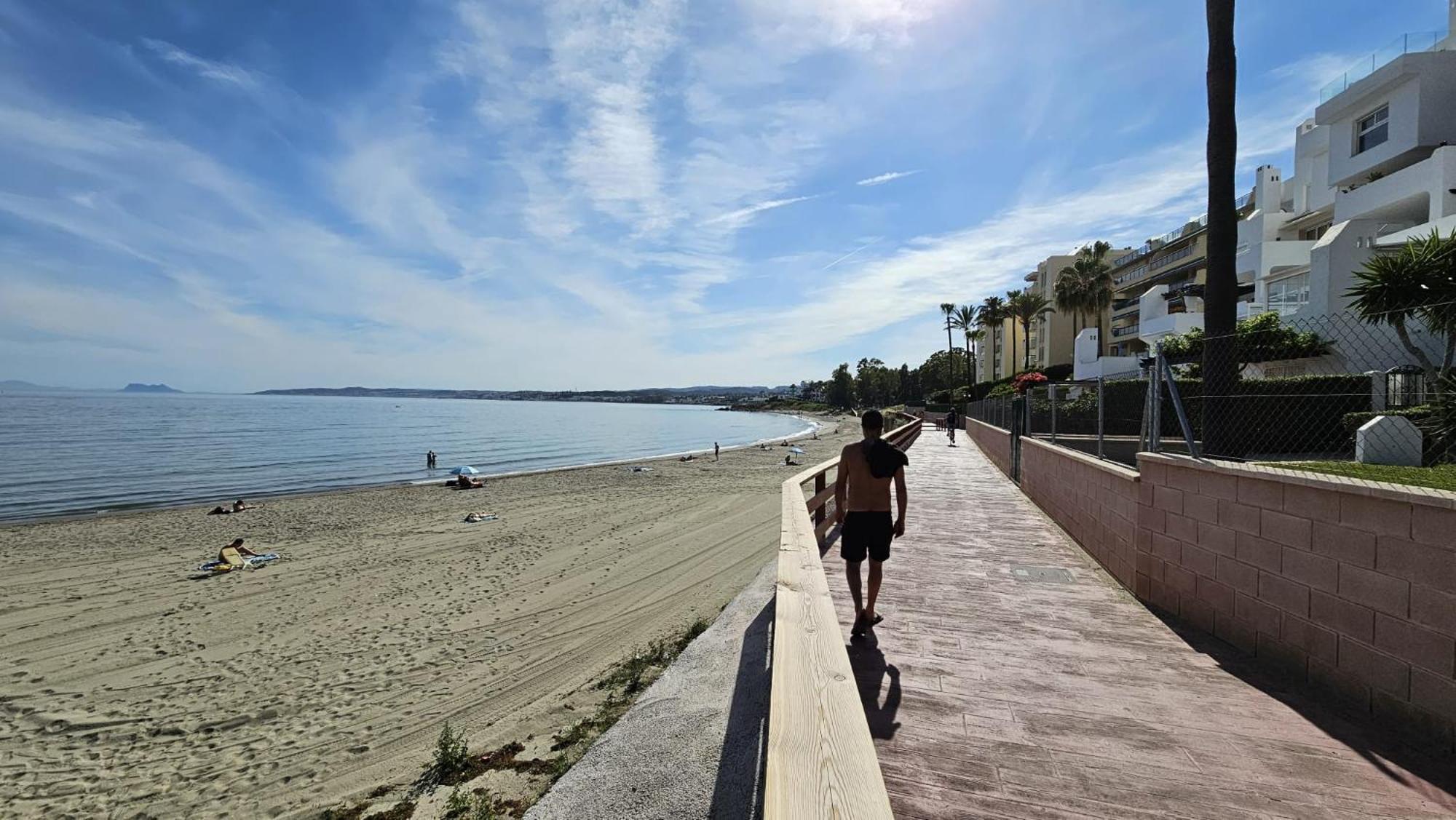 Junto A La Playa Del Cristo Cerca Del Puerto Apartment Estepona Bagian luar foto