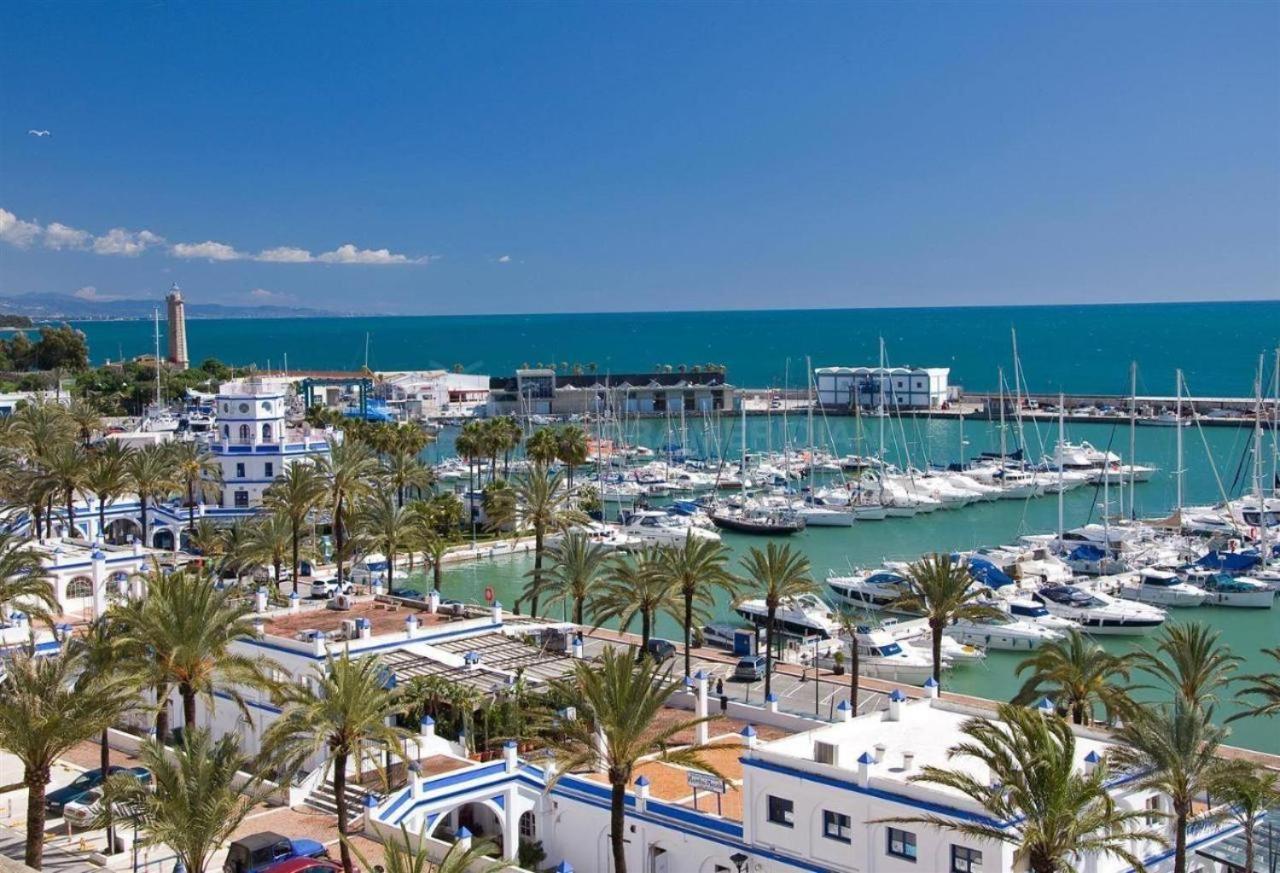 Junto A La Playa Del Cristo Cerca Del Puerto Apartment Estepona Bagian luar foto